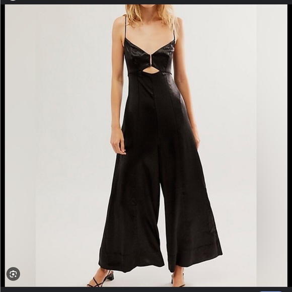 New $250 Free People Abbie Extreme Wideleg Black Silky Jumpsuit Sleeveless 6 SM - Picture 1 of 16